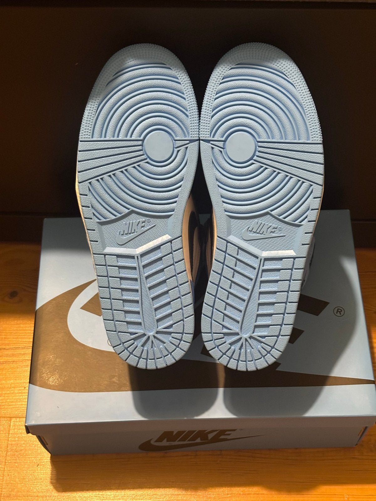 Nike Air Jordan 1 Retro High OG UNC Toe - Maat 42.5, Kleding | Heren, Schoenen, Ophalen of Verzenden, Nieuw, Blauw, Sneakers of Gympen