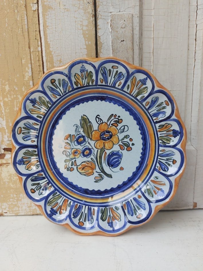 Spaans Talavera aardewerk wandbord met handgeschilderd bloem, Ophalen of Verzenden