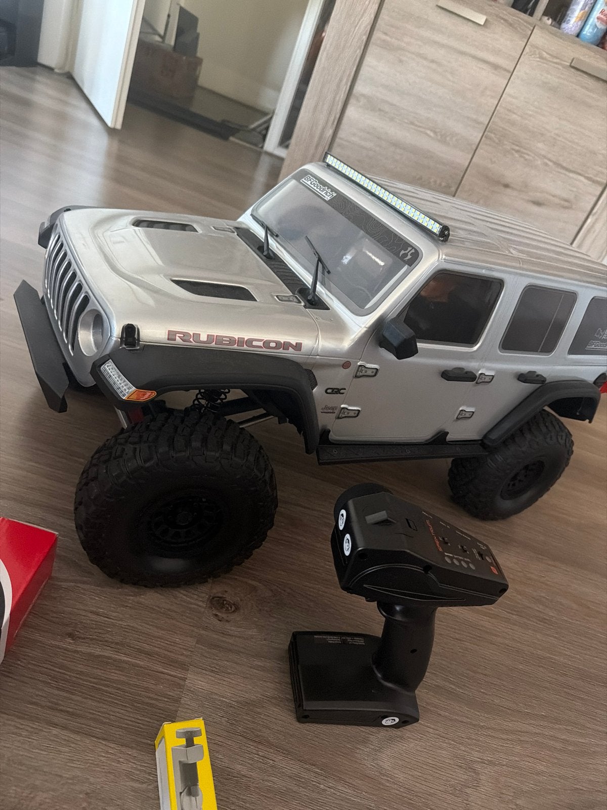 RC Jeep Wrangler Rubicon SCX6 met afstandsbediening en lader, Auto offroad, Zo goed als nieuw, RTR (Ready to Run), Overige schalen