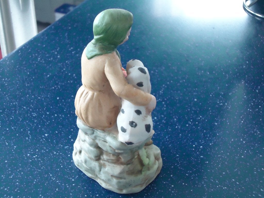 beeldje dame met dalmatier 14 x 9 cm, Verzamelen, Beelden en Beeldjes, Ophalen of Verzenden, Zo goed als nieuw, Mens