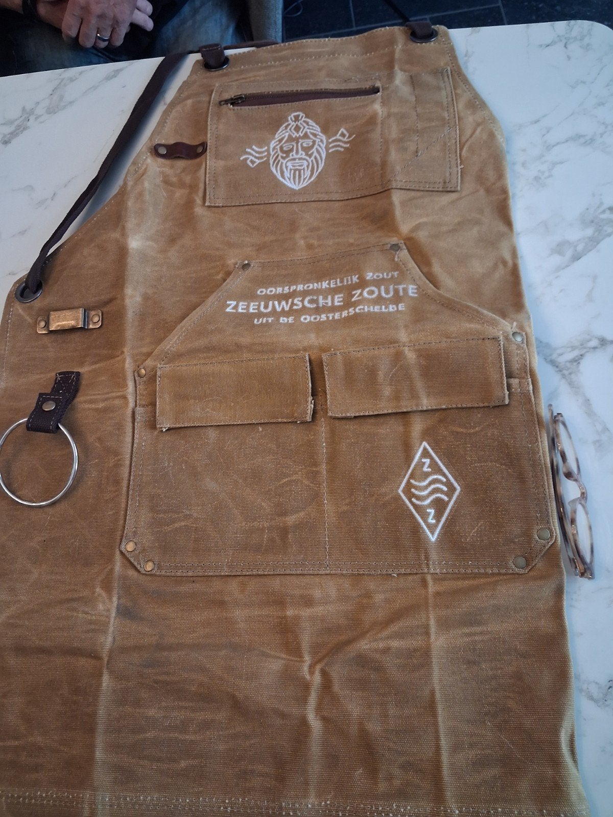 Stoer nieuw oesterschort van canvas met leren details, Huis en Inrichting, Keuken | Keukenbenodigdheden, Overige typen, Ophalen of Verzenden