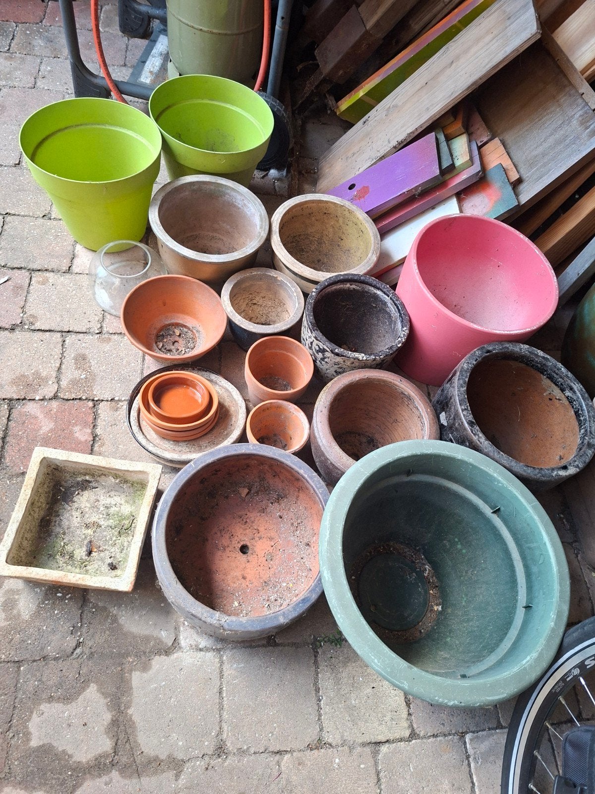 Diverse bloempotten en plantenbakken - Groot assortiment, Ophalen, Gebruikt, 40 cm of meer, Rond