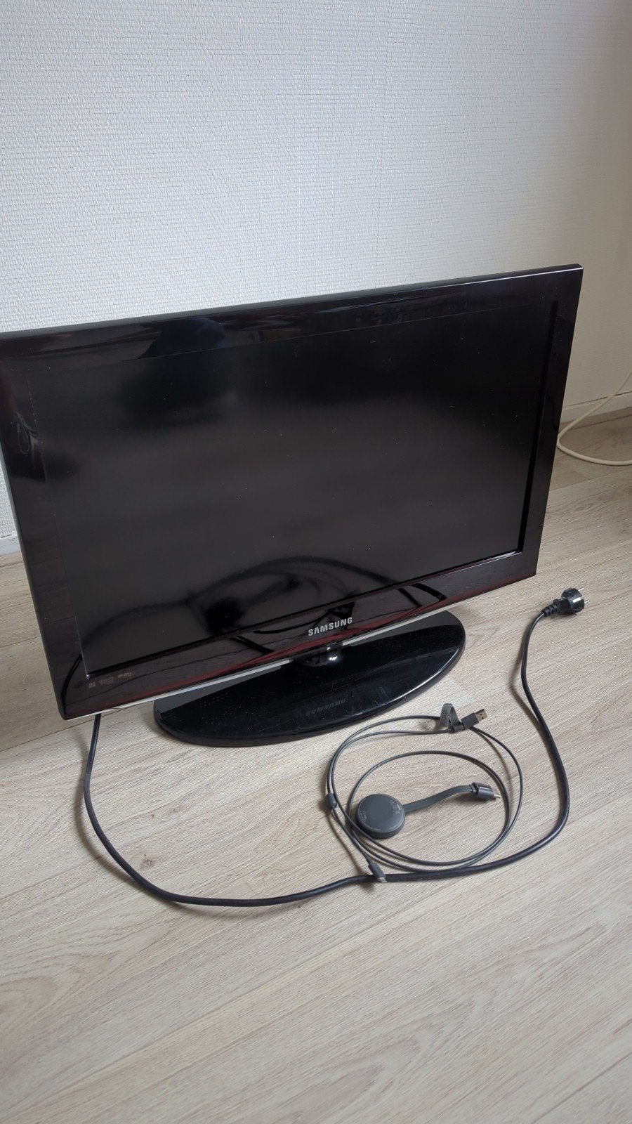Samsung tv 65cm inclusief chromecast, Ophalen, Zo goed als nieuw, 50 Hz, Samsung