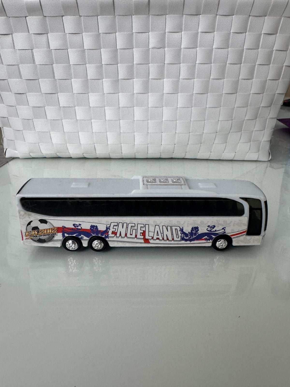 Miniatuur bus Engeland - EK 2012 editie, Overige merken, Gebruikt, 1:50 of kleiner, Overige typen