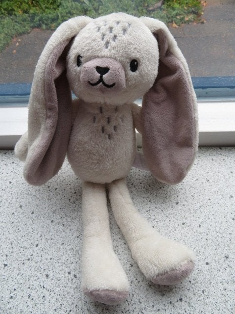 Konijn crème kleurig velours van Zeeman meet ca 30 cm, Konijn, Ophalen of Verzenden, Zo goed als nieuw, Middelgroot (20 tot 80 cm)