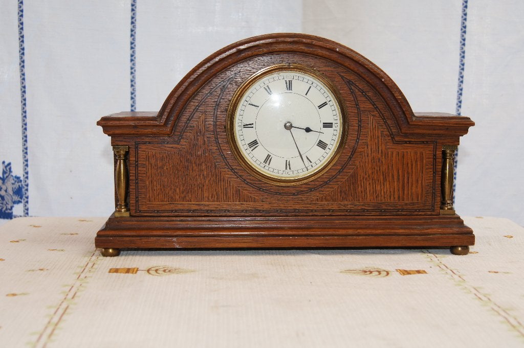 Antieke houten schoorsteenklok met Romeinse cijfers, Antiek en Kunst, Antiek | Klokken, Ophalen of Verzenden