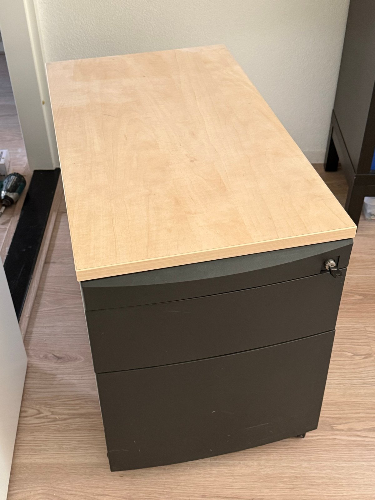 Ladeblok met houten blad - mist een wieletje, Ophalen of Verzenden, Gebruikt