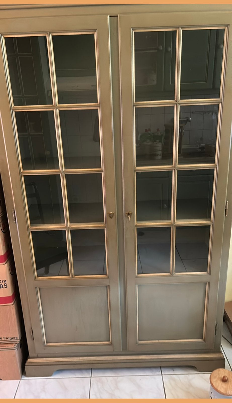 Prachtige klassieke vitrinekast / bibliotheekkast (MOET WEG)
