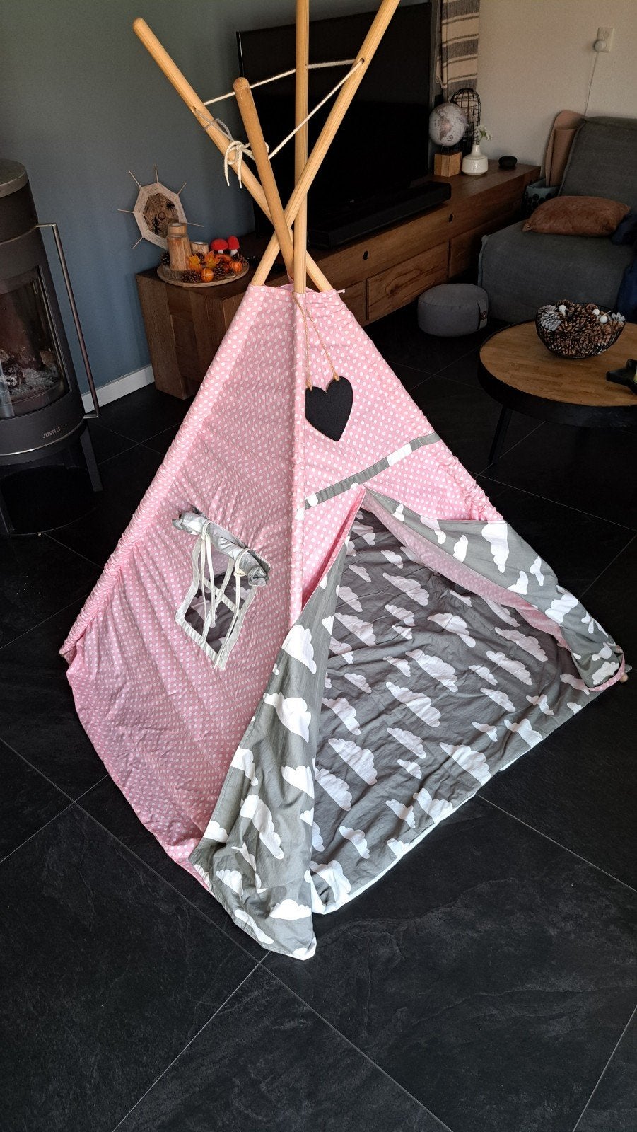 Leuke roze tipi tent voor kinderen met wolkenpatroon, Ophalen, Zo goed als nieuw