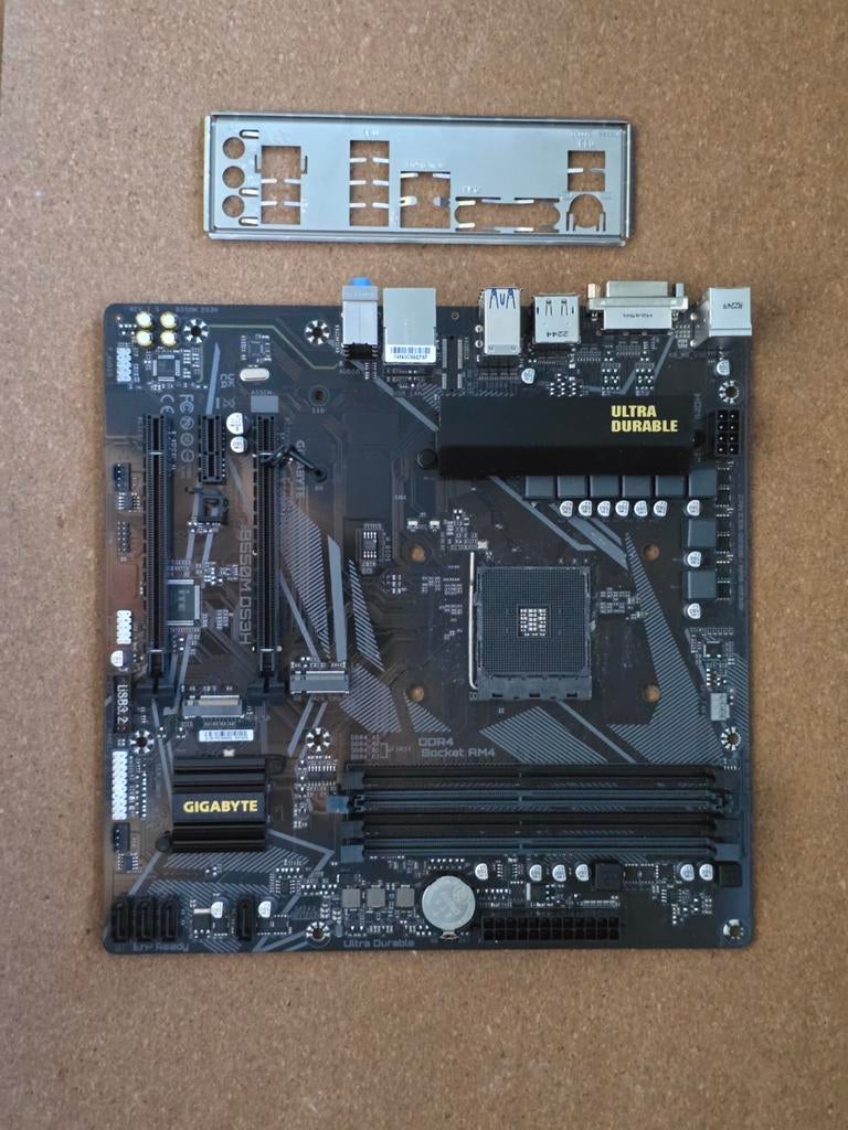 Gigabyte b450 m-atx am4 moederbord, Computers en Software, Moederborden, Gebruikt, DDR4, Ophalen of Verzenden, Micro-ATX
