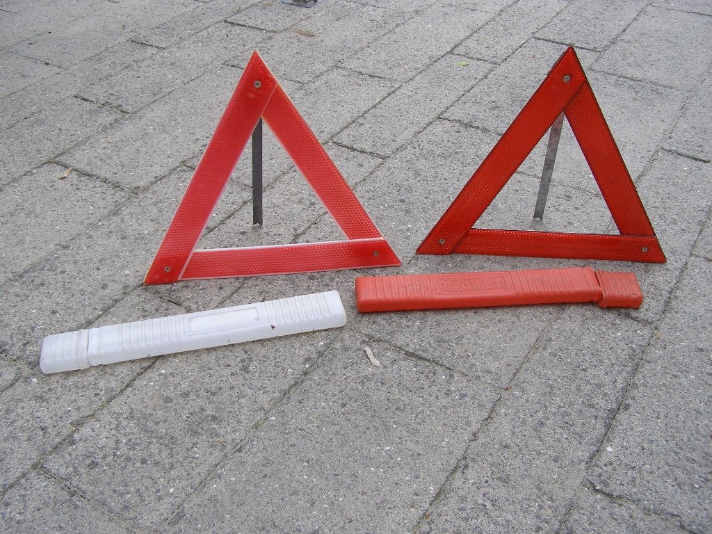 2x Gevarendriehoek + etui; bij pech onderweg, Ophalen of Verzenden, Zo goed als nieuw