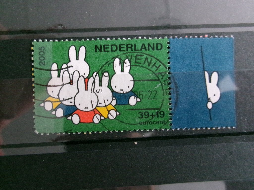 2005 - kinderzegel f met tab (320h), Ophalen of Verzenden, Gestempeld
