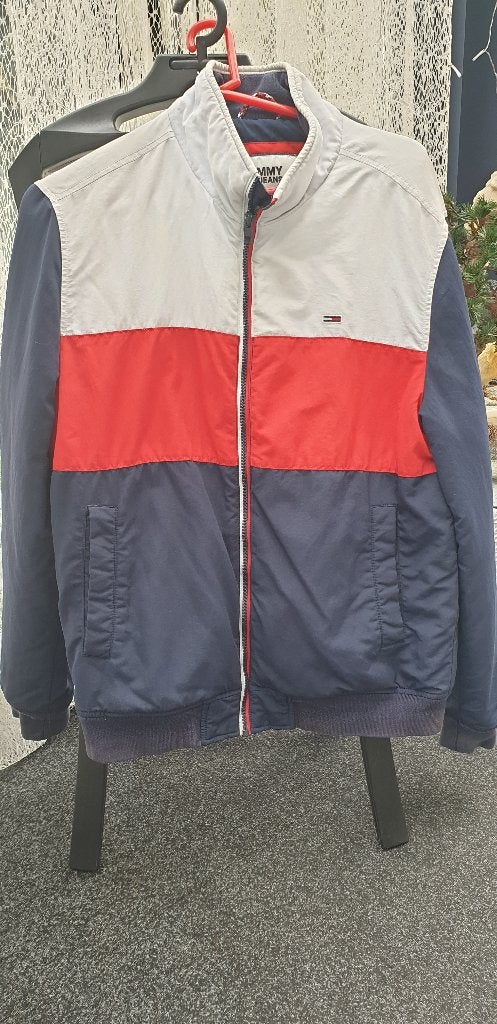 Tommy Hilfiger tussenjas maat M, Kleding | Heren, Jassen | Zomer, Overige kleuren, Maat 48/50 (M), Tommy Hilfiger, Ophalen of Verzenden