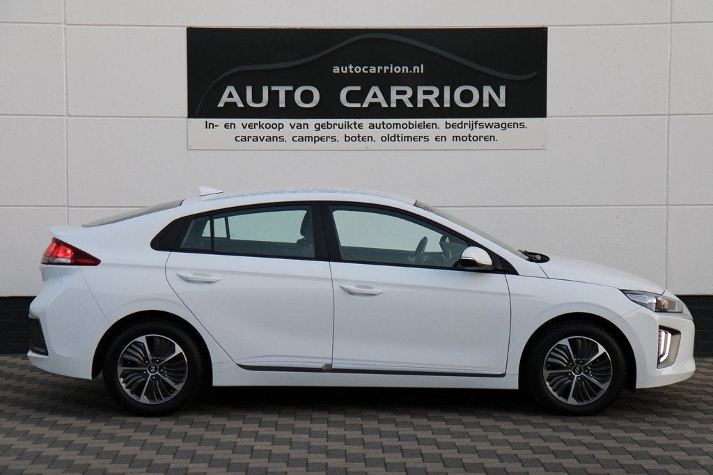 Hyundai IONIQ 1.6 GDi PHEV Carplay Camera Cruise BTW !, Auto's, Hyundai, Stof, Gebruikt, Zwart, Wit