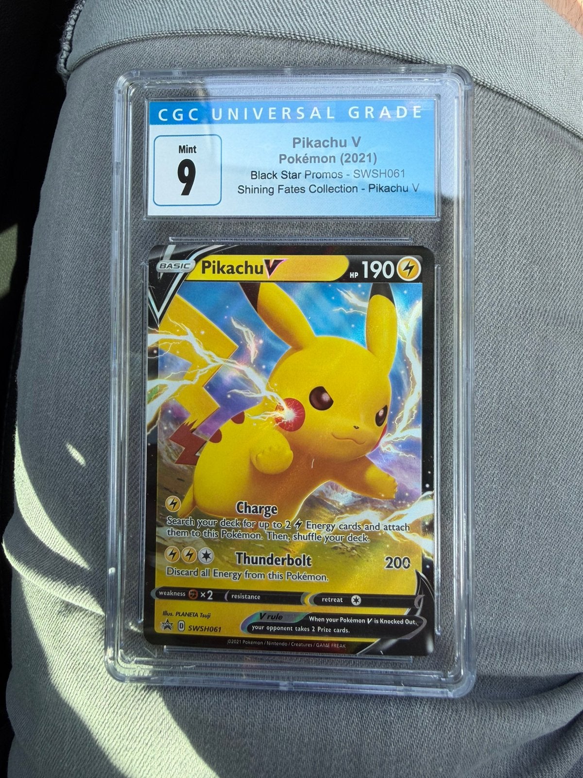 Pikachu V (Black star promo) 2021, Ophalen of Verzenden, Zo goed als nieuw, Losse kaart