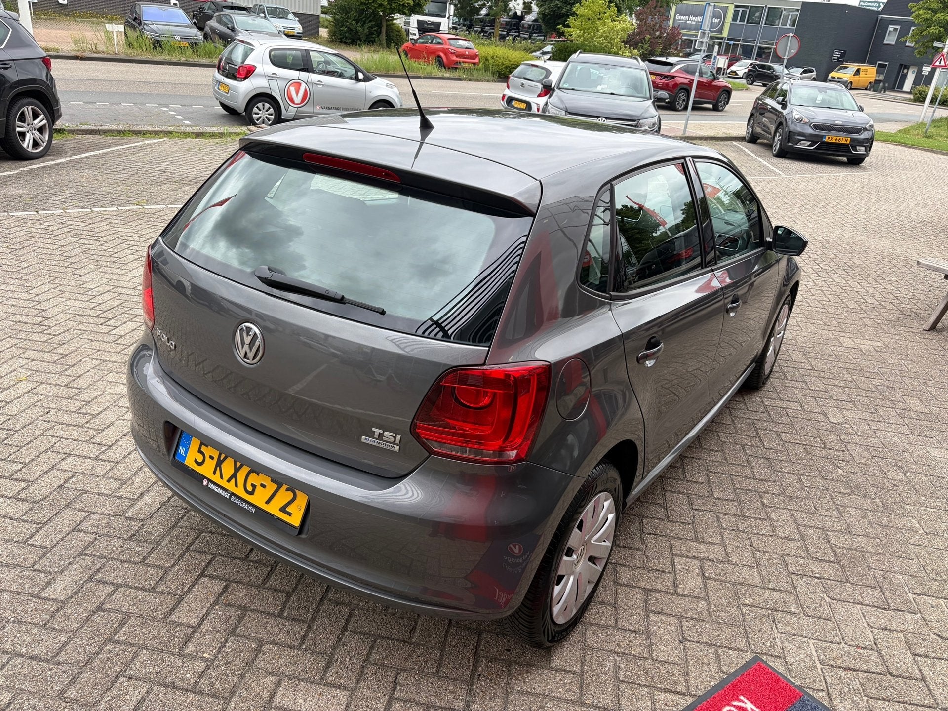 Volkswagen Polo 1.2 TSI BlueMotion Edition l TOP onderhouden, Auto's, Volkswagen, Voorwielaandrijving, Euro 5, Stof, Zwart