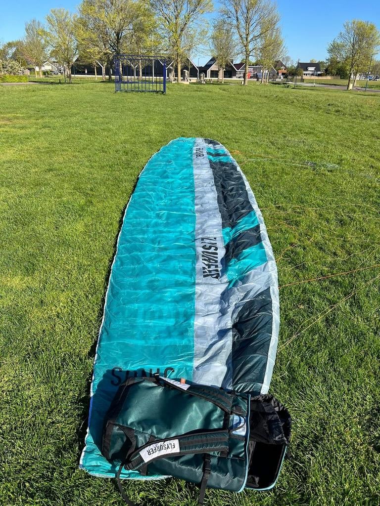 Flysurfer Sonic 4 - 10m2 (kite only), Watersport en Boten, Kitesurfen, 10 m², Geen board, Ophalen of Verzenden, Zo goed als nieuw