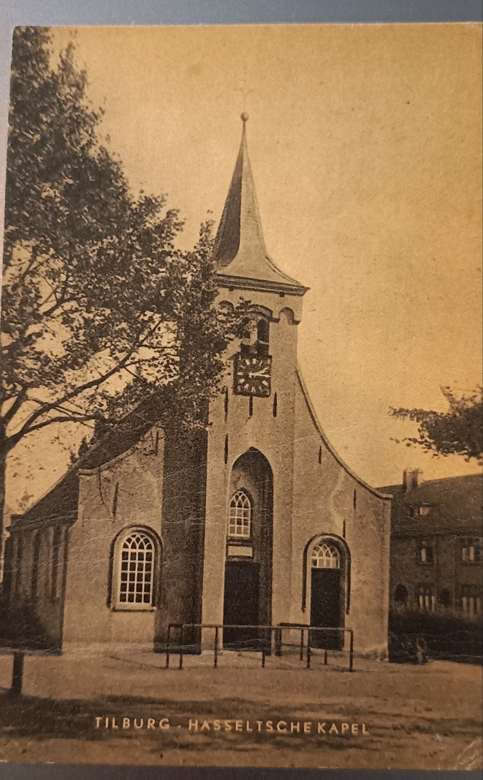 Tilburg. 1948. Hasseltsche kapel, Ophalen of Verzenden, 1940 tot 1960, Gelopen, Noord-Brabant