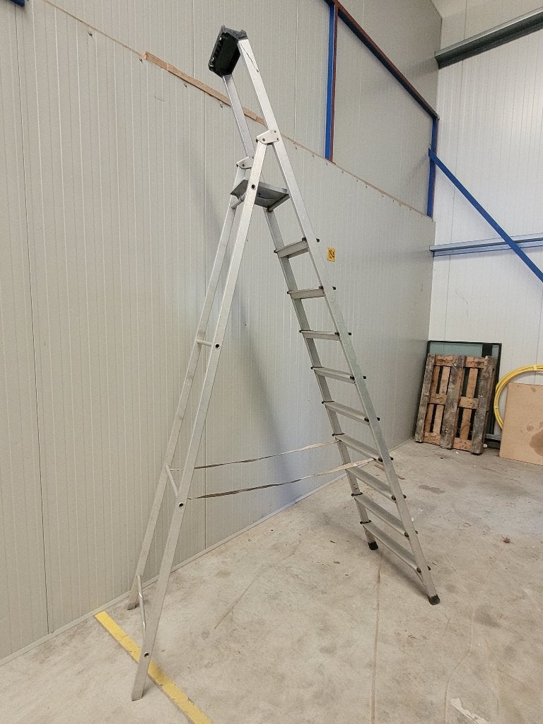 Stevige aluminium trap - 2 tot 4 meter hoog, Doe-het-zelf en Verbouw, Ladders en Trappen, Ophalen, Gebruikt, Trap, 2 tot 4 meter