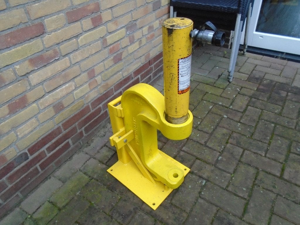 Werkplaatspers, pers, pons beugel, pons, gatenpons. Enerpac, Ophalen, Gebruikt
