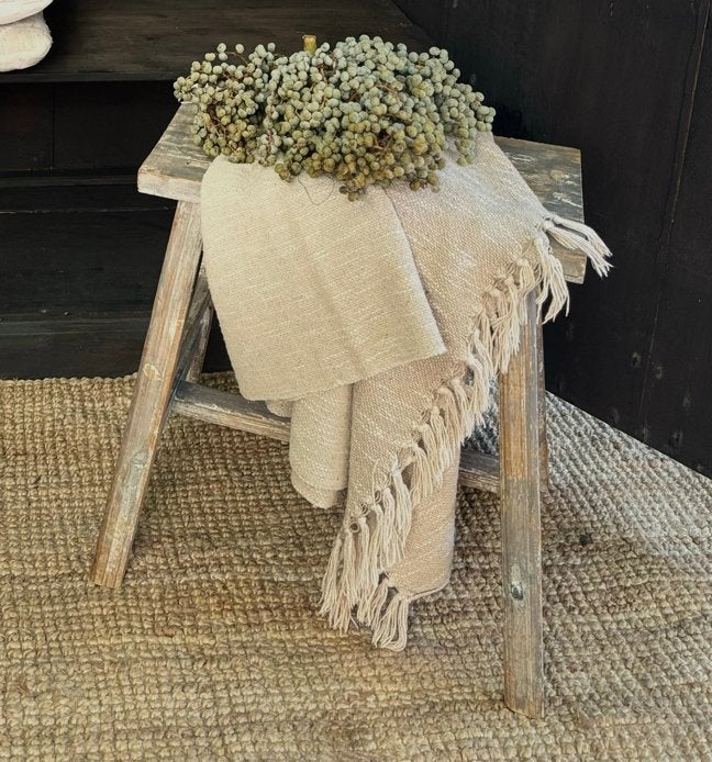 Stoer, Sober houten krukje - Decoratief en functioneel, Ophalen of Verzenden, Gebruikt, Hout