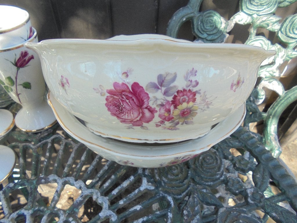 2 x grote Saladekom MOSA met roze / geel bloemboeket oa roos, Antiek en Kunst, Antiek | Servies los, Ophalen of Verzenden