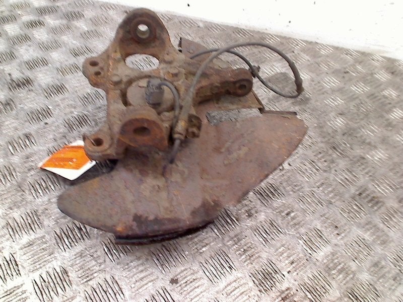 Fusee Rechts Voor Mazda RX-8 (SE17) (2003-10/2008-04), Gebruikt, Hitdorfer Straße 73, Leverkusen 51371, , Duitsland, Mazda, Info@mazda.de