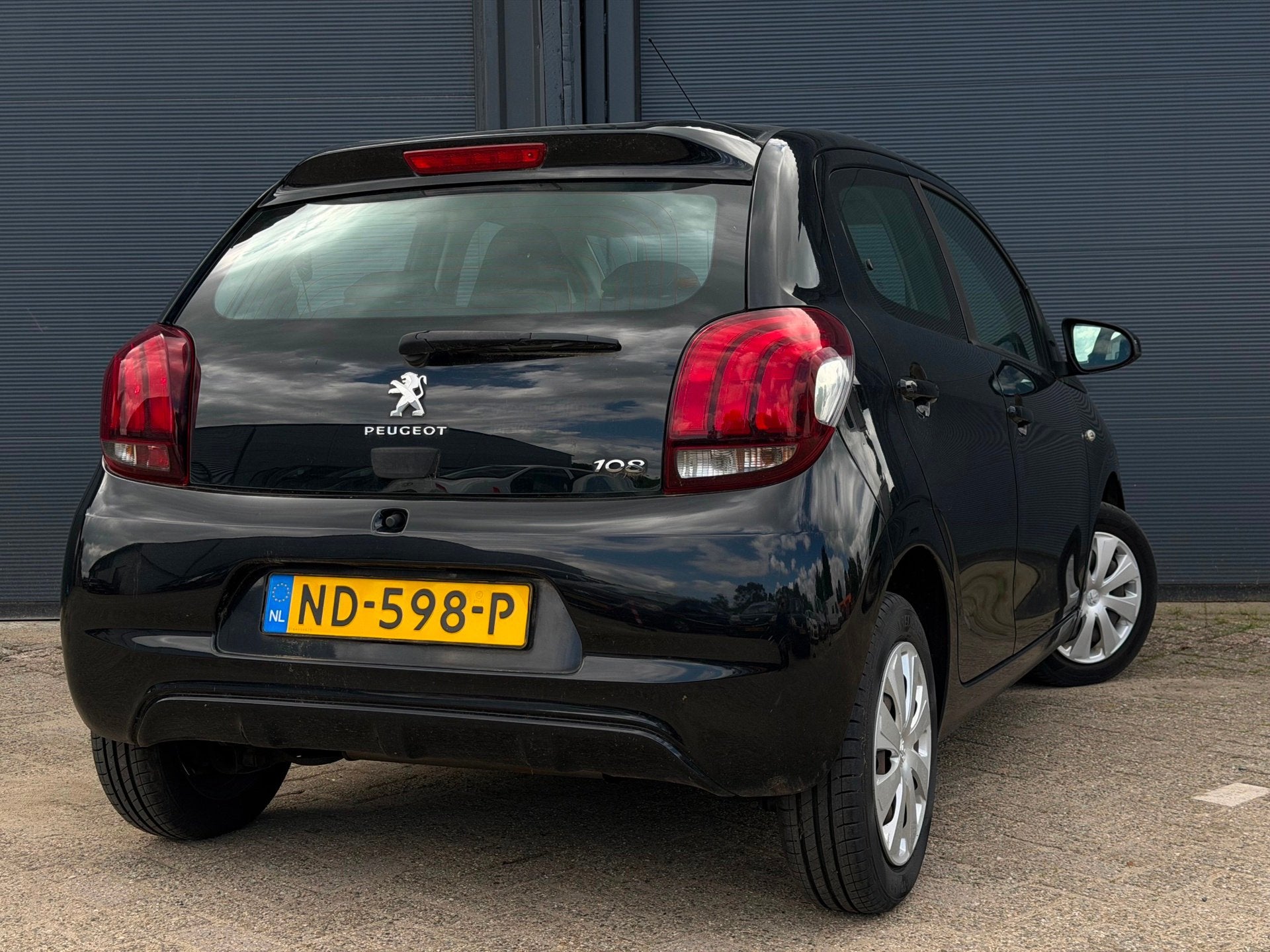 Peugeot 108 1.0 | Airco | E-Pakket | Bluetooth |nieuwe APK, Auto's, Voorwielaandrijving, Gebruikt, Euro 6, 4 stoelen