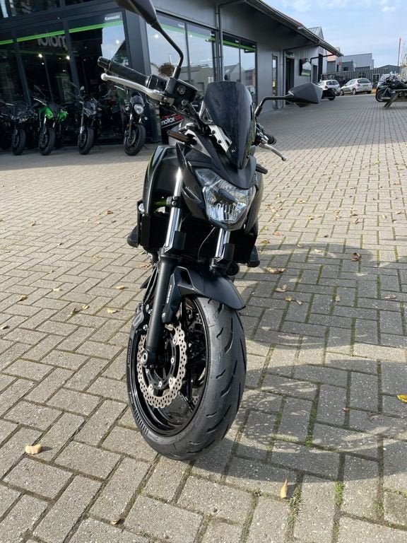 KAWASAKI Z650, Naked bike, Gebruikt, Bedrijf