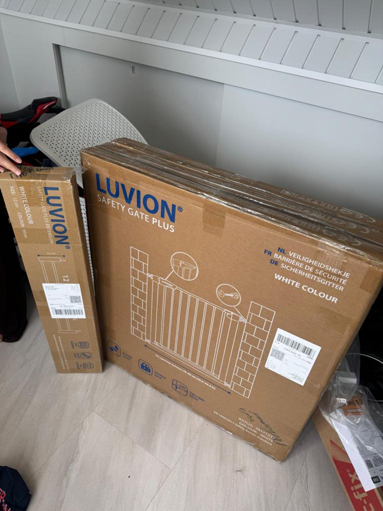 2x Luvion Safety Gate Plus Traphekje + verlenging - Nieuw, Ophalen, Zo goed als nieuw