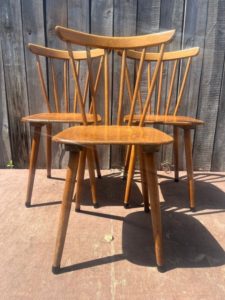 Vintage Scandinavische spijlenstoelen (100 op voorraad), Bruin, Ophalen of Verzenden, Vijf, Zes of meer stoelen, Hout