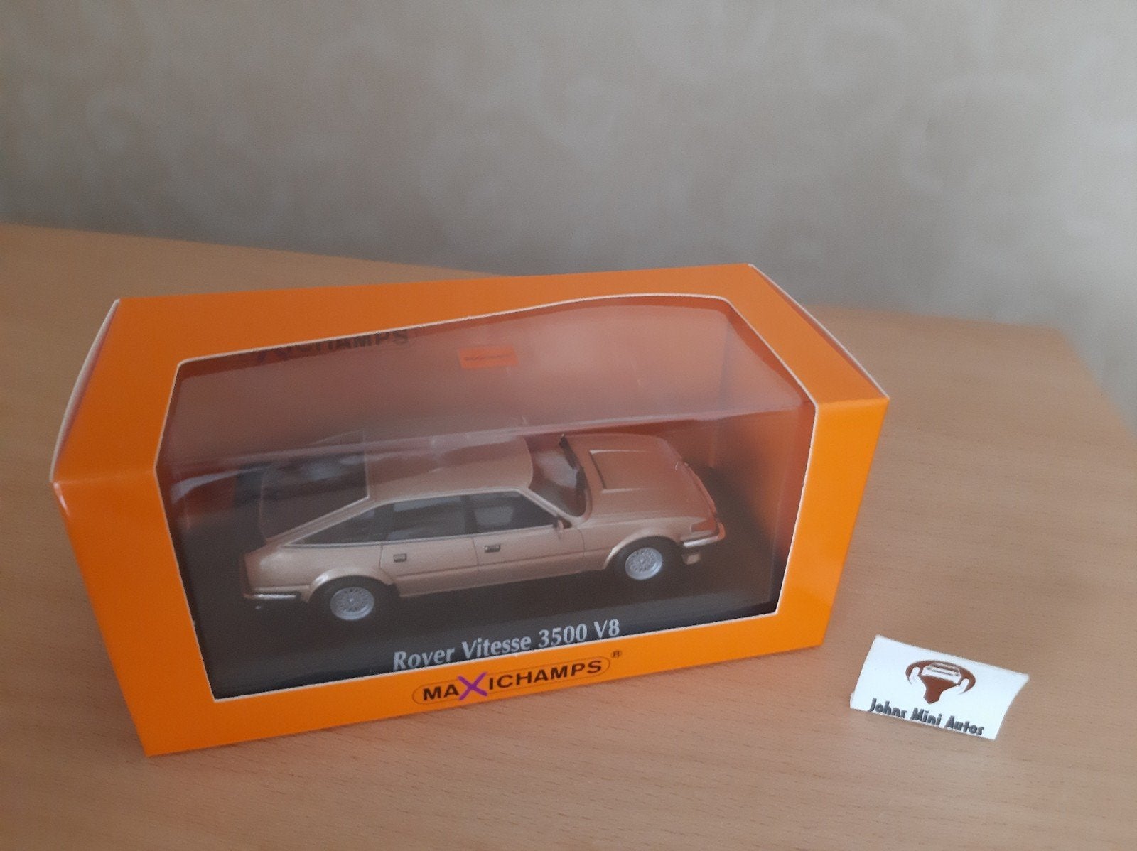 Rover Vitesse 3.5 V8 SD1 1986 goud-metallic Maxichamps 1:43, Overige merken, Auto, Nieuw, Ophalen of Verzenden