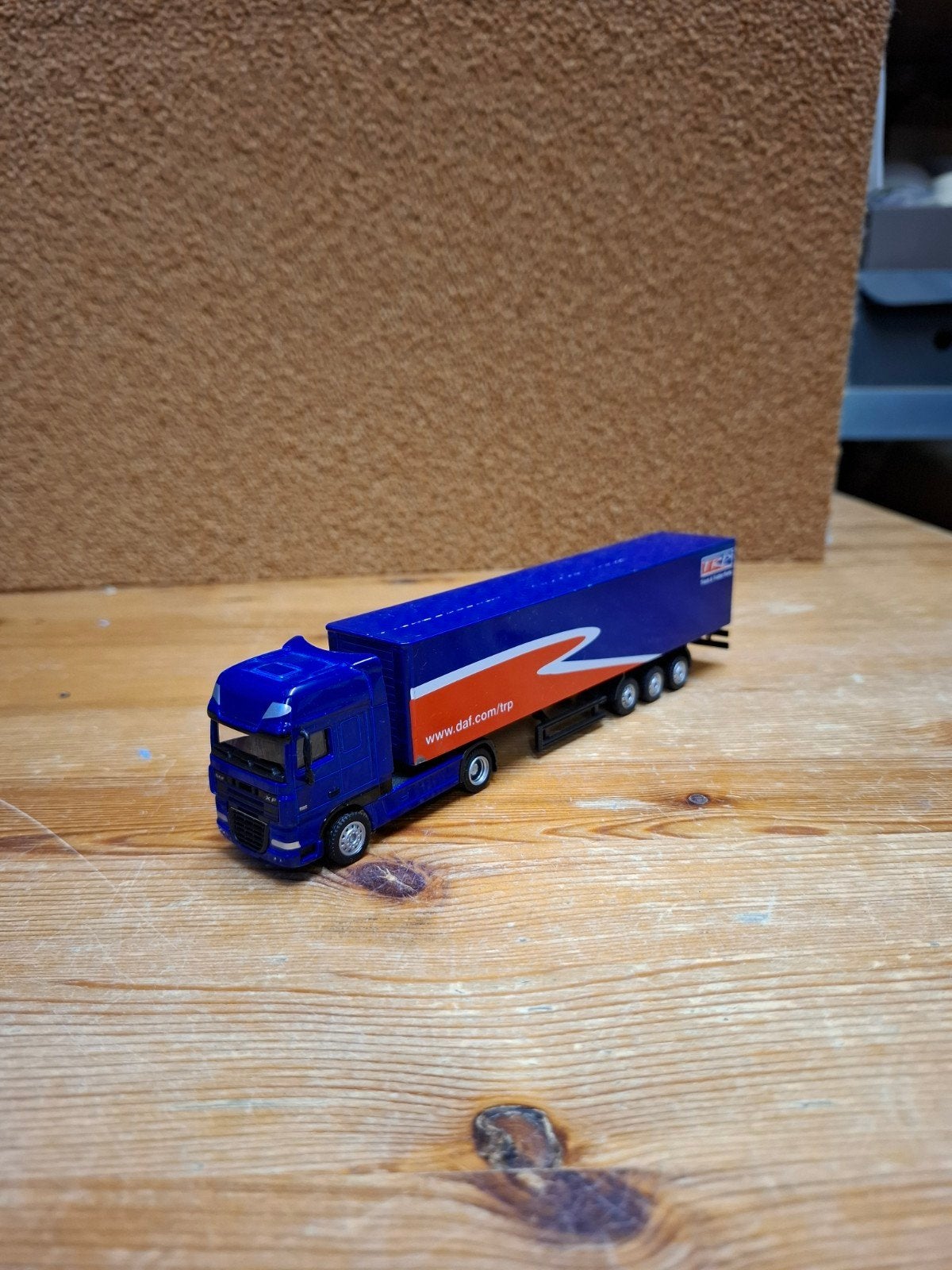 Miniatuur Daf met oplegger 1:87, Ophalen of Verzenden, Gebruikt, Bus of Vrachtwagen, Overige merken