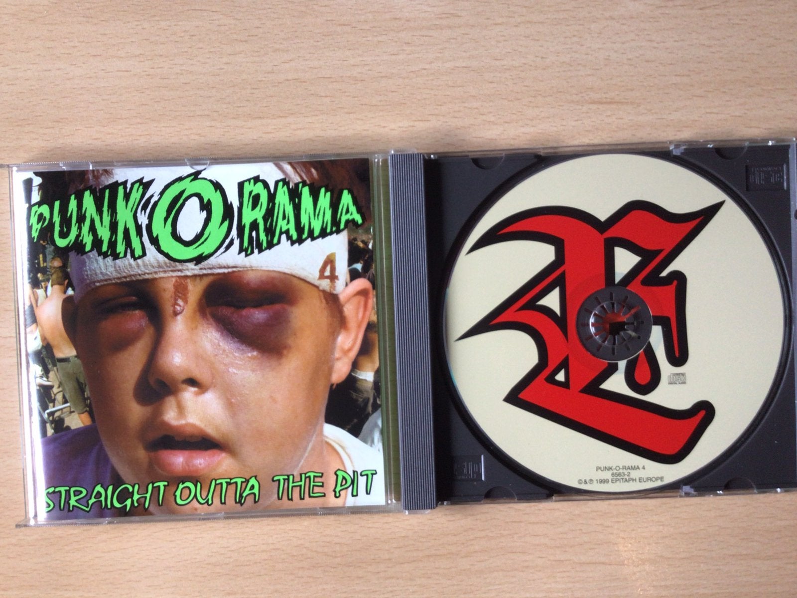PunkOrama-Straight outta the pit. Top punk verzamelaar., Cd's en Dvd's, Cd's | Verzamelalbums, Ophalen of Verzenden, Zo goed als nieuw