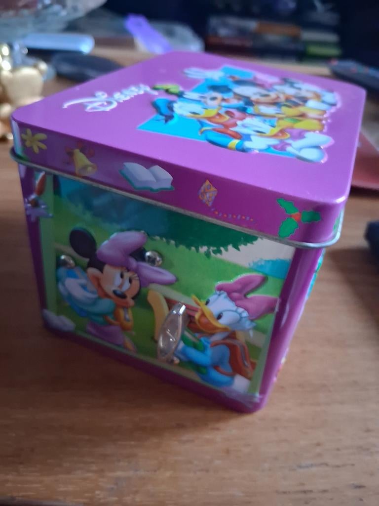 Disney blikken speeldoos met Mickey Mouse en vrienden, Verzamelen, Disney, Ophalen of Verzenden, Mickey Mouse, Beeldje of Figuurtje