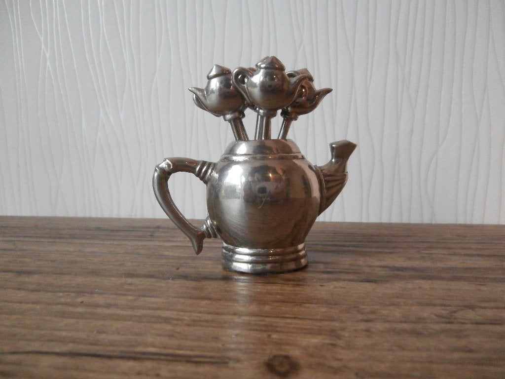Vintage Theepot Cocktailprikkers., Ophalen of Verzenden