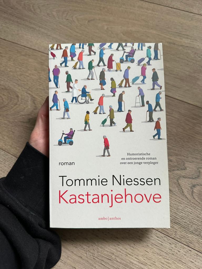 Kastanjehove - Tommie Niessen, Ophalen, Zo goed als nieuw, Nederland