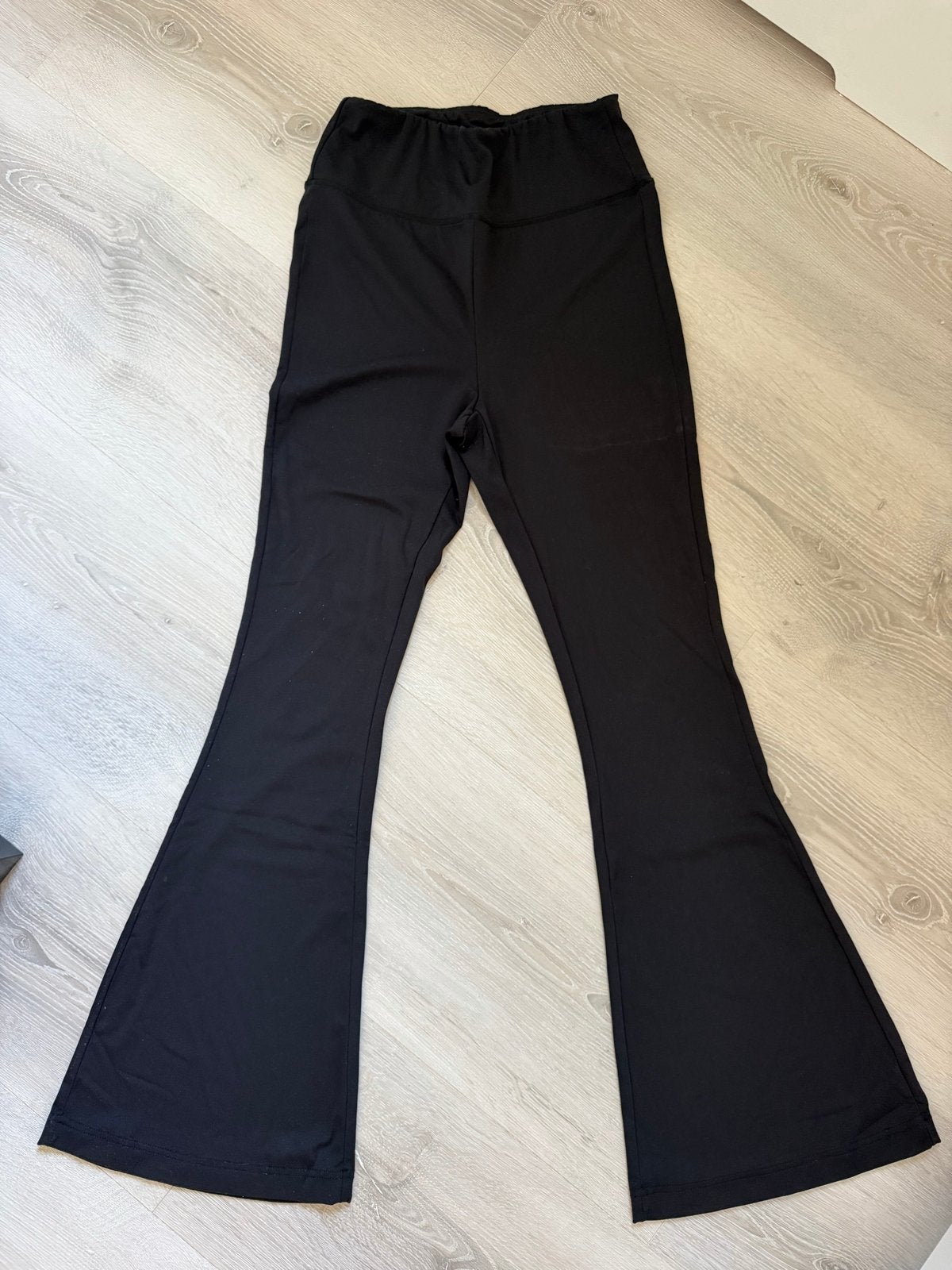 Zwarte Primark flared broek maat M, Maat 38/40 (M), Zwart, Ophalen of Verzenden, Lang