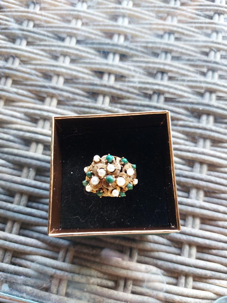 Vintage Gouden Ring met Parel en Groene Edelstenen, Met edelsteen, Gebruikt, Ophalen of Verzenden, 17 tot 18