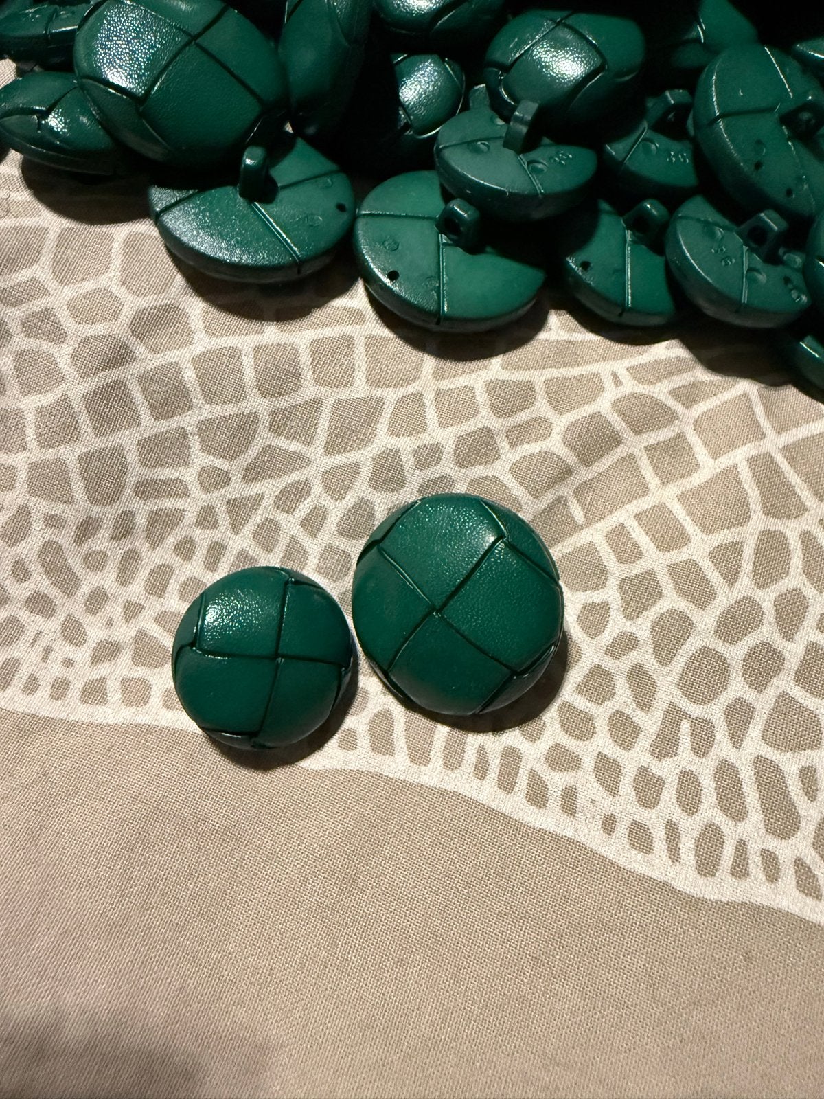 Meer dan 150 groene knopen, groot en klein, Hobby en Vrije tijd, 1053DT, Nieuw, Ninas, Ophalen of Verzenden
