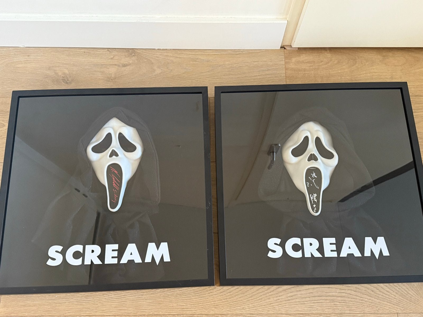 Scream Ghostface maskers gesigneerd door Billy en Stu, Ophalen