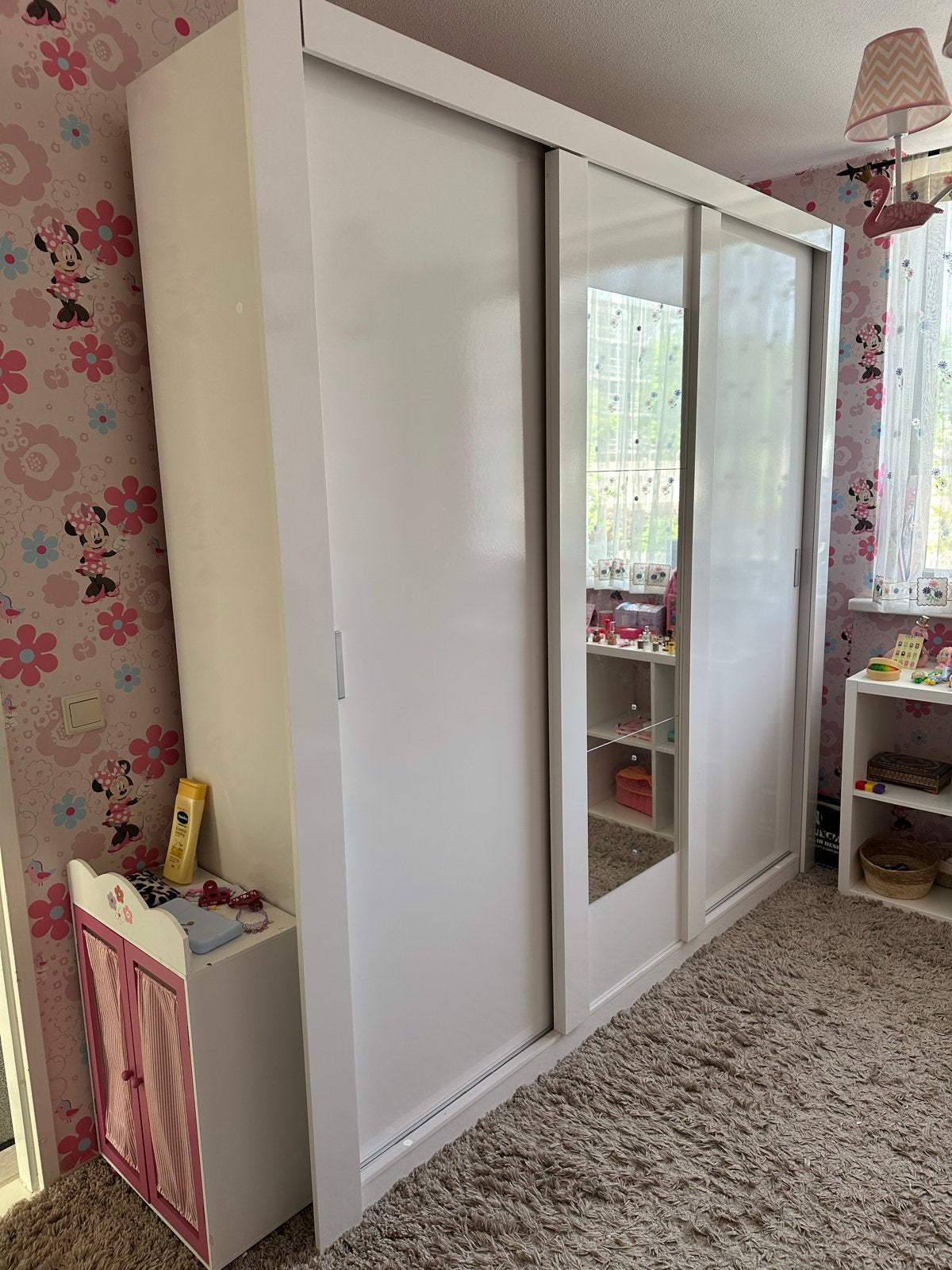 Witte kledingkast met schuifdeuren en spiegel, Huis en Inrichting, Kasten | Kledingkasten, Ophalen, Gebruikt, 200 cm of meer, Met lade(s)