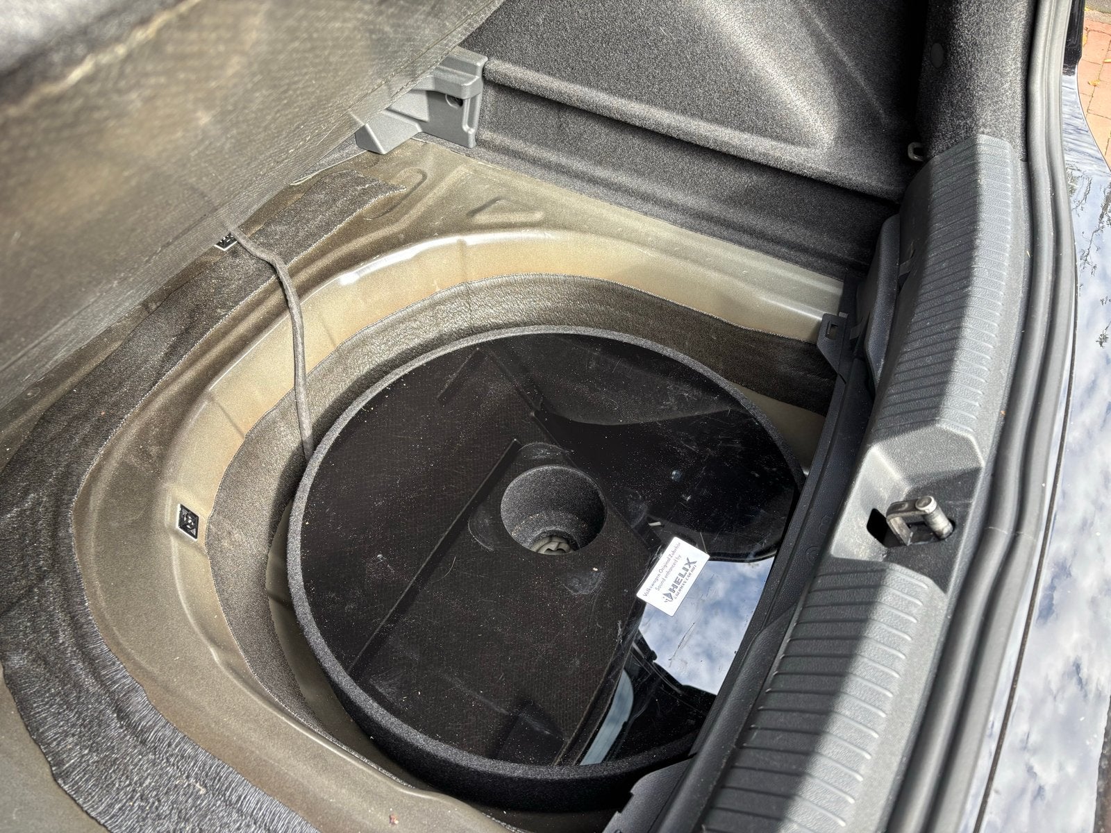 Originele VW (Helix) Subwoofer - Reservewielplaats, Ophalen of Verzenden, Gebruikt