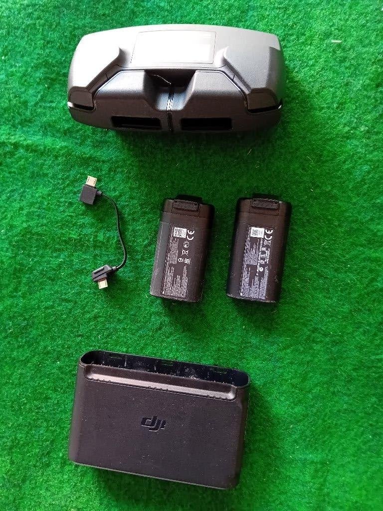 DJI mini 1 batterijen en hub lader met DJI koffertje en rc, Ophalen of Verzenden, Zo goed als nieuw, Elektro, Quadcopter of Multicopter