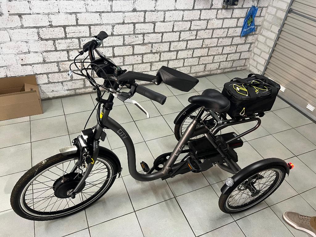 Super luxe NIEUWE elektrische driewieler fiets volwassen, Ophalen, Nieuw