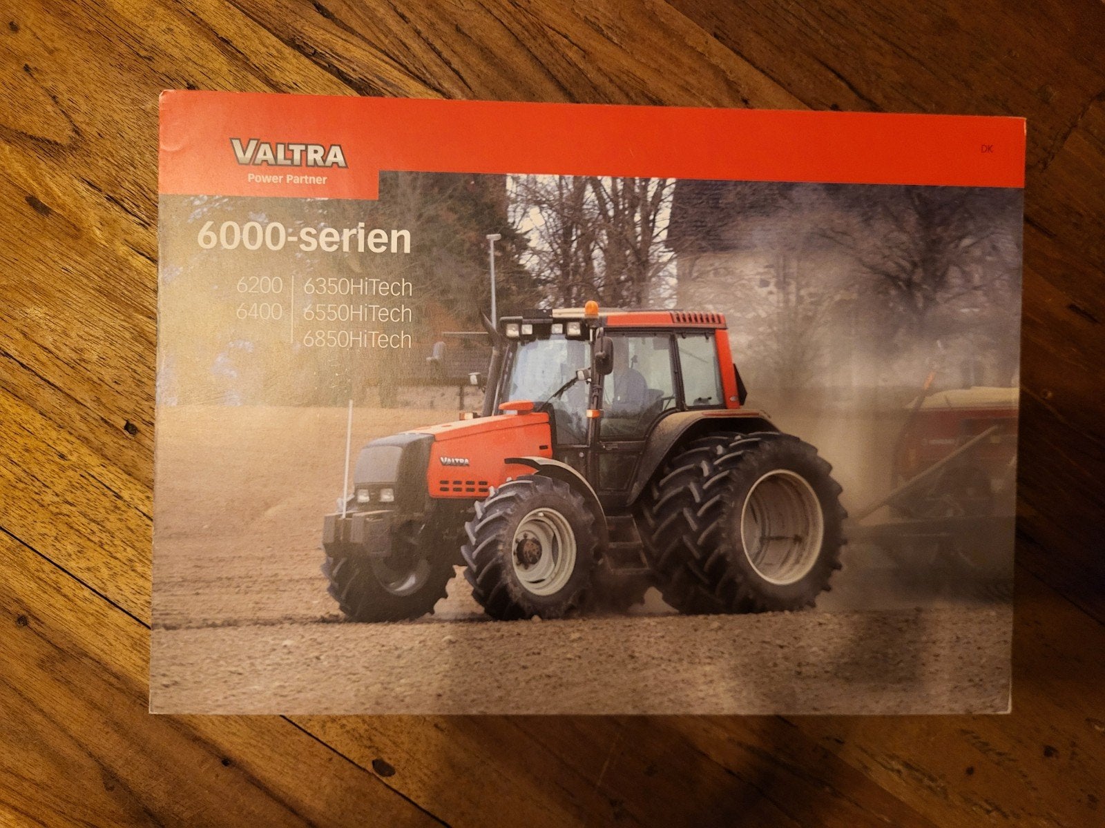tractor folder Valtra 6000 serie, Ophalen of Verzenden, Zo goed als nieuw