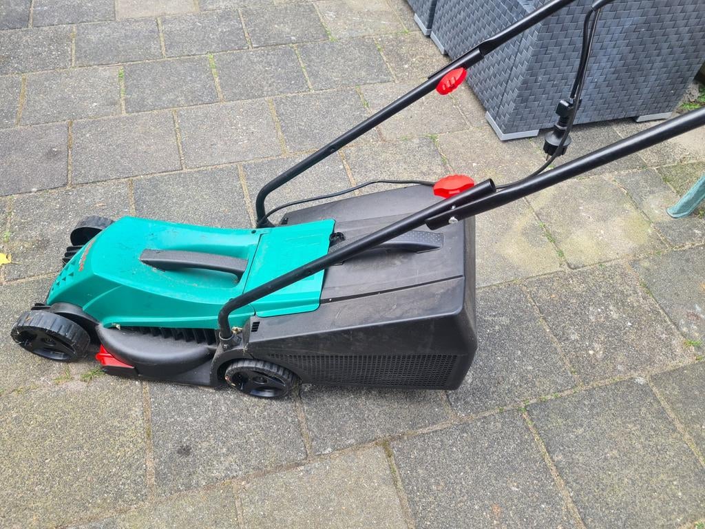 Bosch Rotak 320 ER elektrische grasmaaier, Tuin en Terras, Grasmaaiers, Cirkelmaaier, Gebruikt, Elektrische grasmaaier, Ophalen of Verzenden