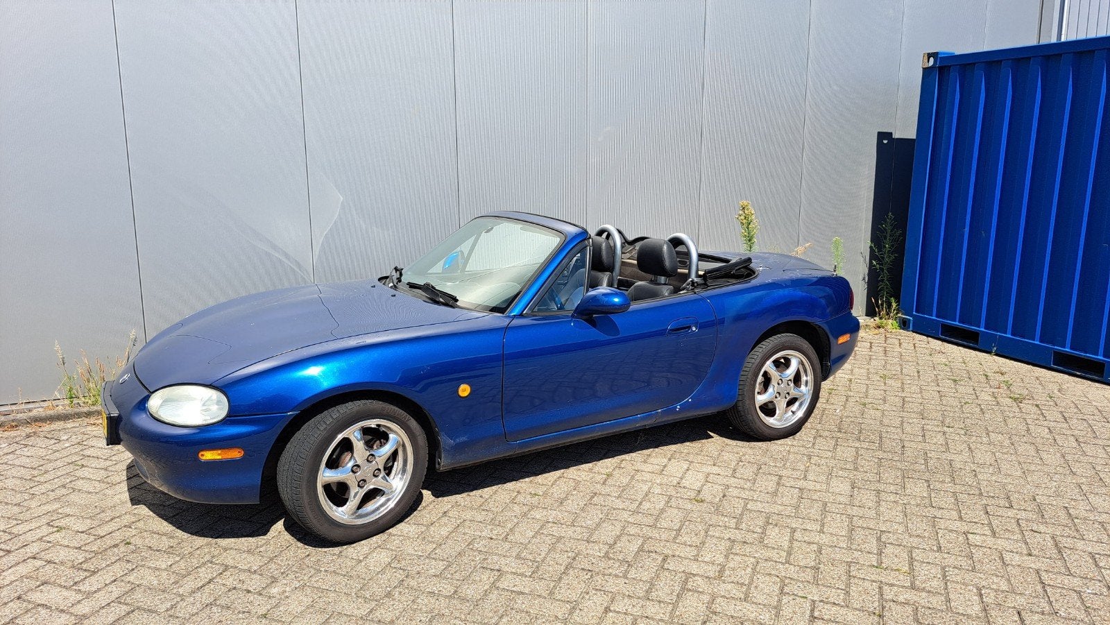 Mazda MX-5 1.8 I 2000 Blauw, Auto's, Achterwielaandrijving, 40 €/maand, 4 cilinders, Cabriolet