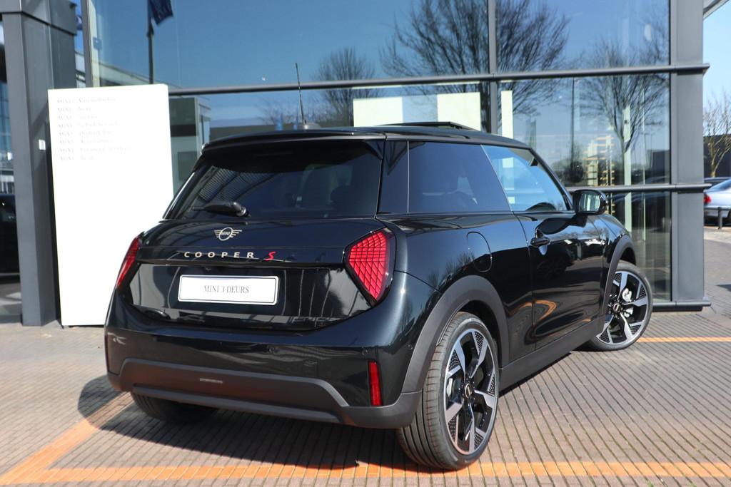 MINI 3-Deurs Cooper S Classic Trim | Pakket M, Auto's, Mini, 4 cilinders, Leder en Stof, Zwart, Bedrijf
