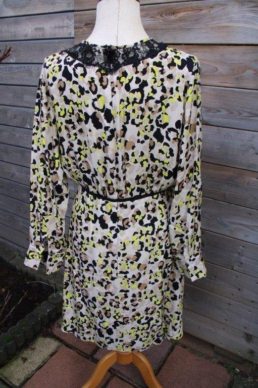 Jurk beige/ geel/ zwart Due Amanti mt 4 (EU42) Vaste prijs, Kleding | Dames, Zwart, Maat 42/44 (L), Ophalen of Verzenden, Zo goed als nieuw